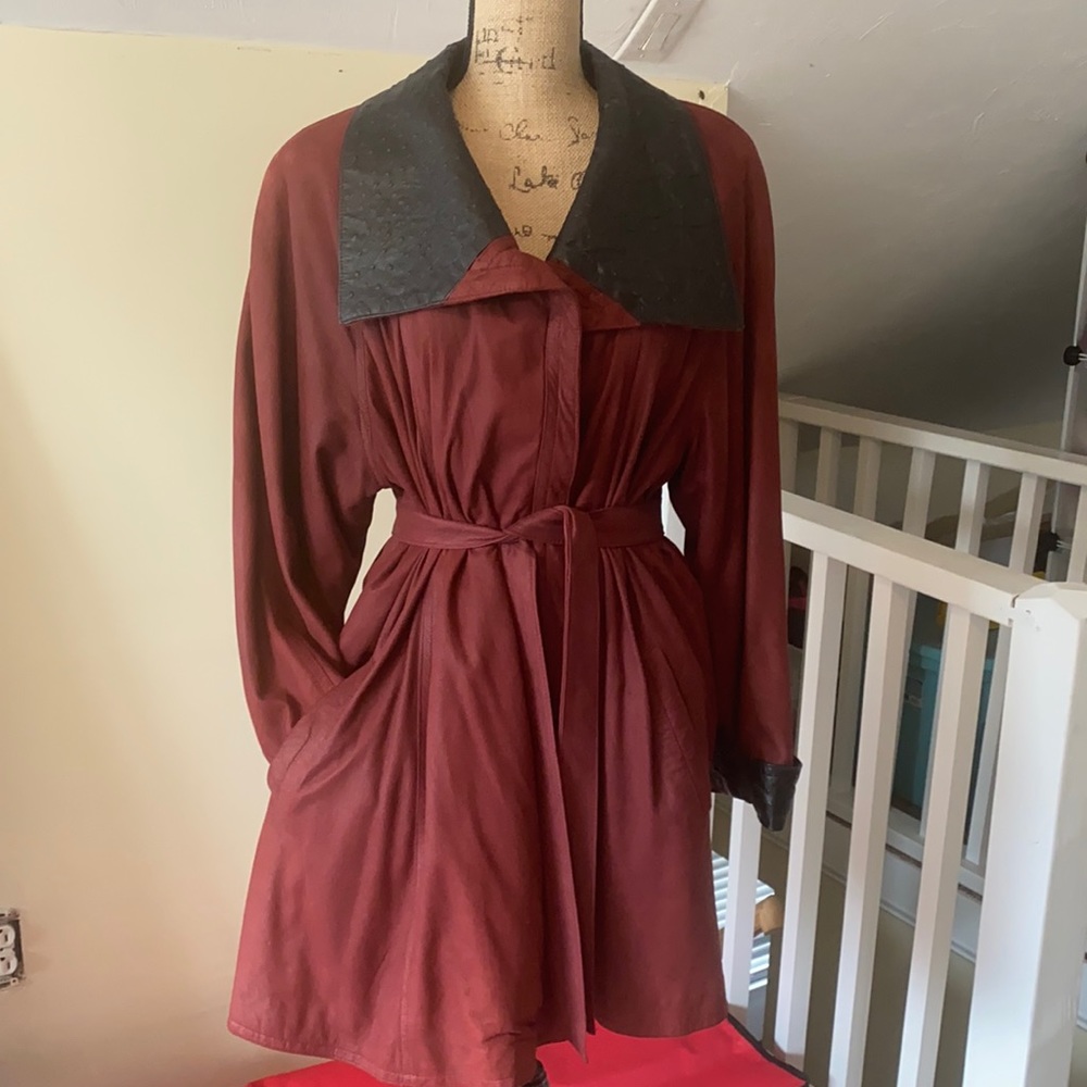 Beautiful EUC Italian made woman’s coat